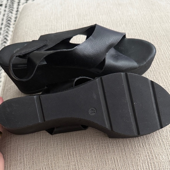 Callisto Black Women's Sandals - Picture 3 of 3